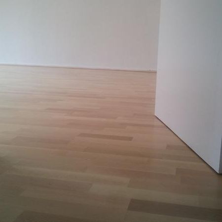 Verlegung von Fertigparkett Buche Natur 3-Stab werkseitig versiegelt